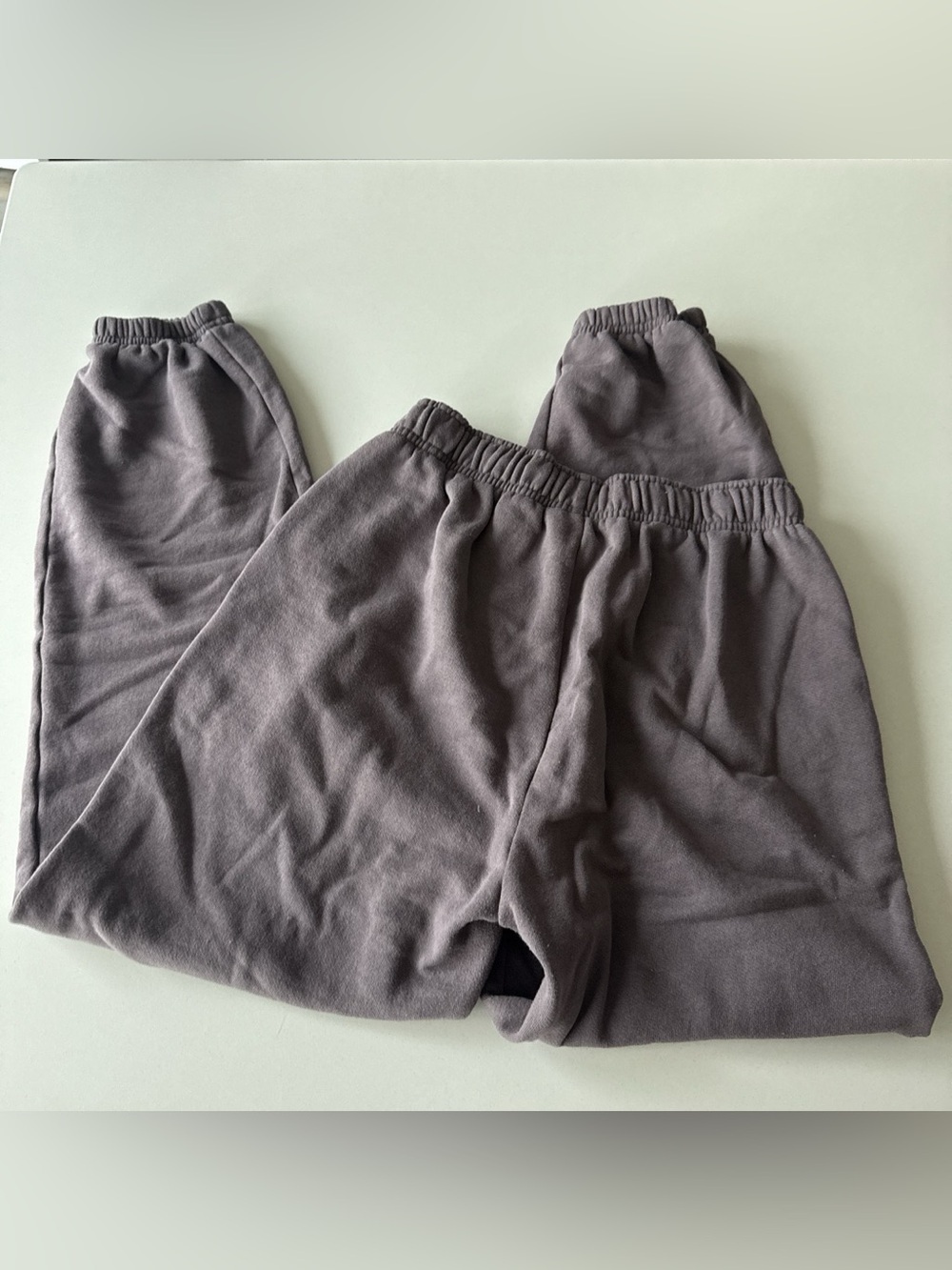 Alo Yoga sweatpants - Picture 2 of 3